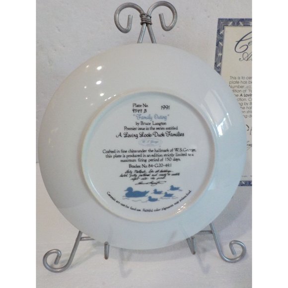 Vtg 1991 "Family Outing" A Loving Look Premier Issue Fine China Plate 23k #4549B - Picture 3 of 5